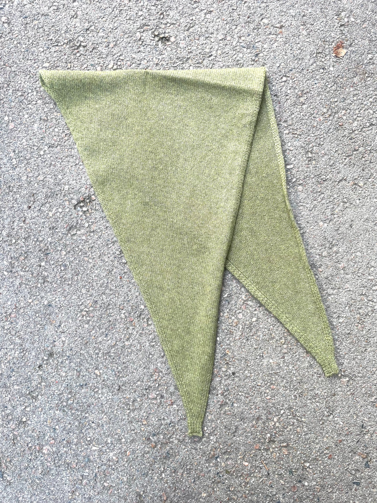 Triangle scarf - olive