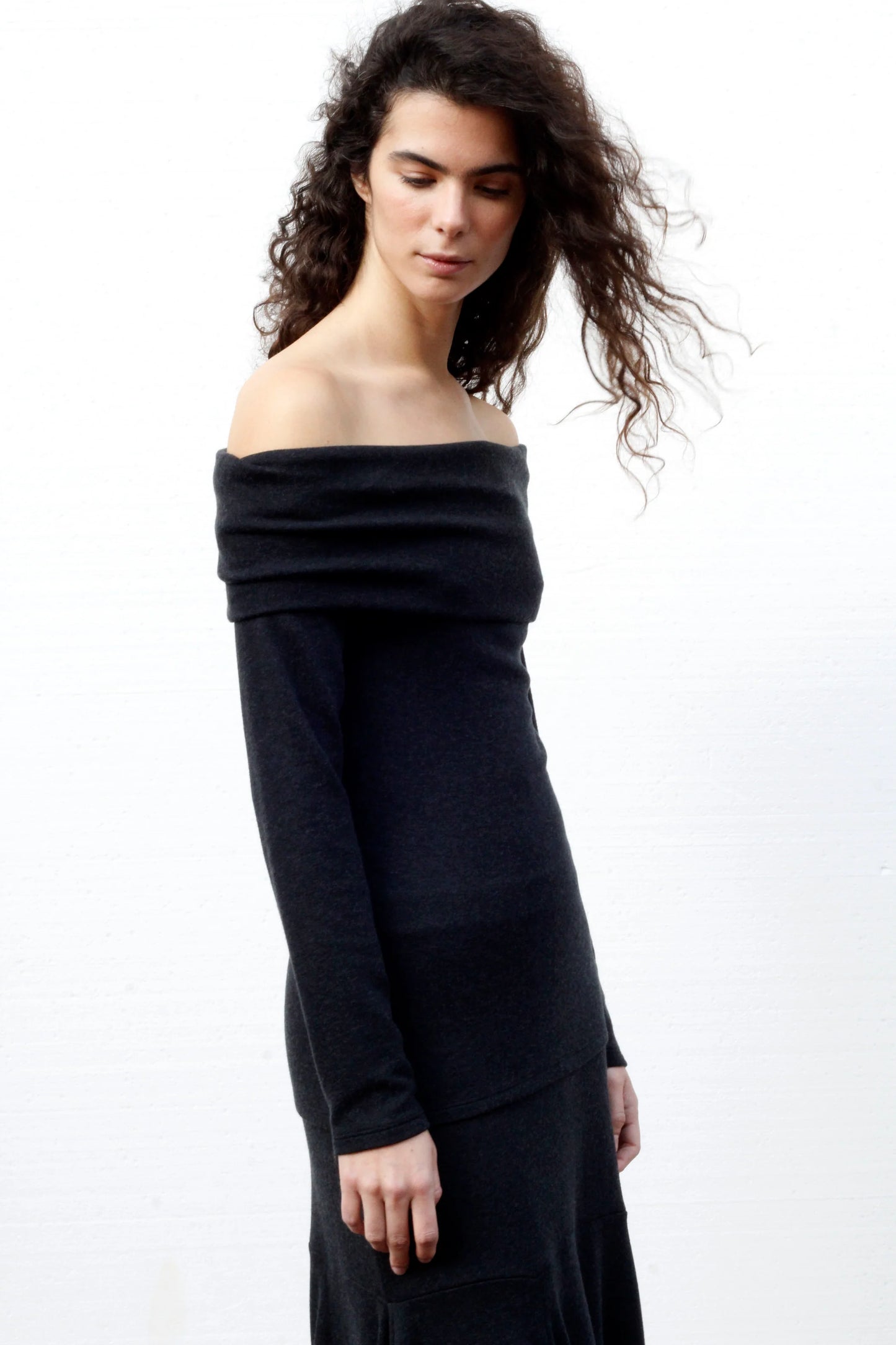 ATORCE TOP Off-Shoulder Knitted Top