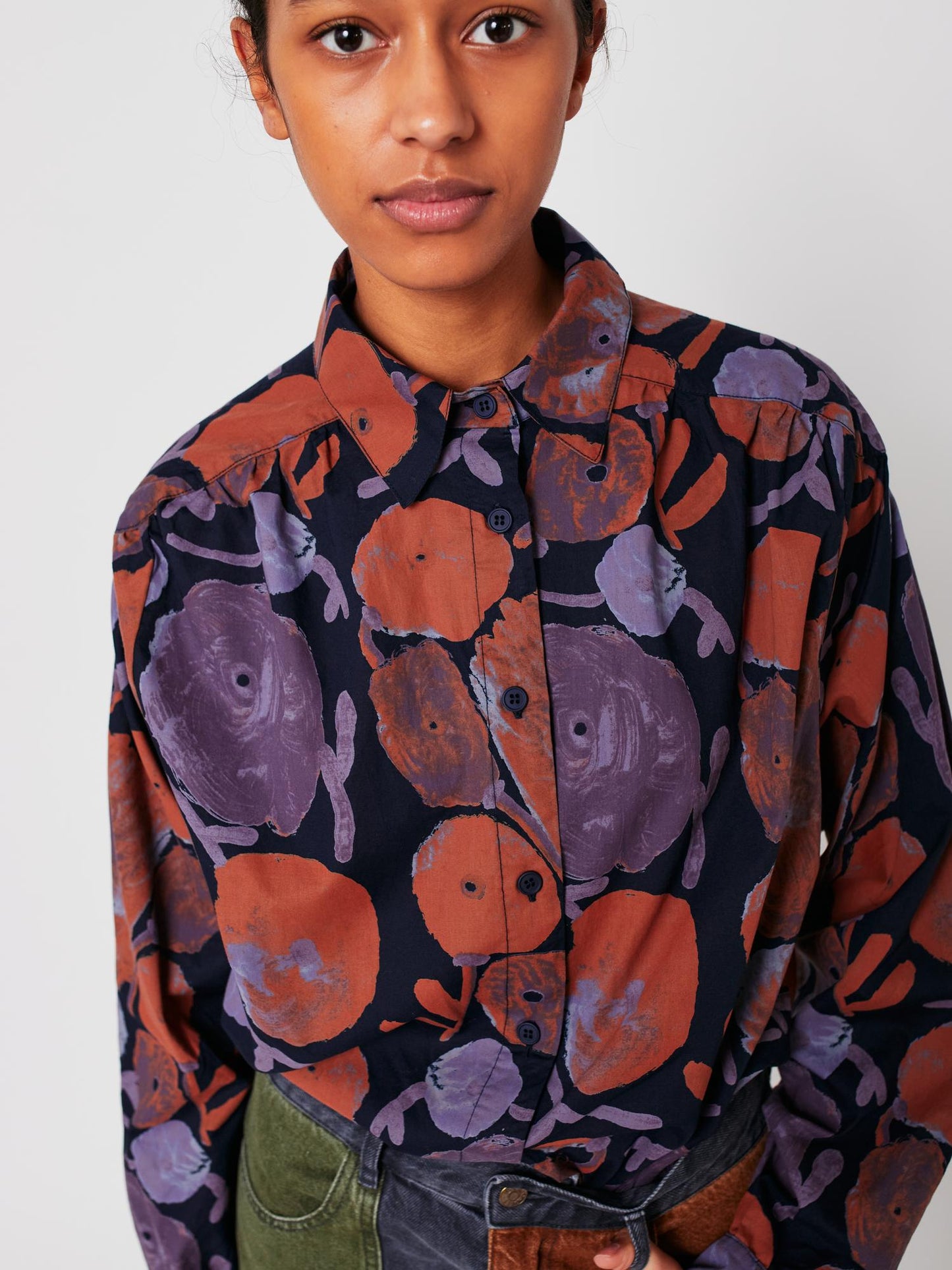 Dahlia pattern gathered shirt