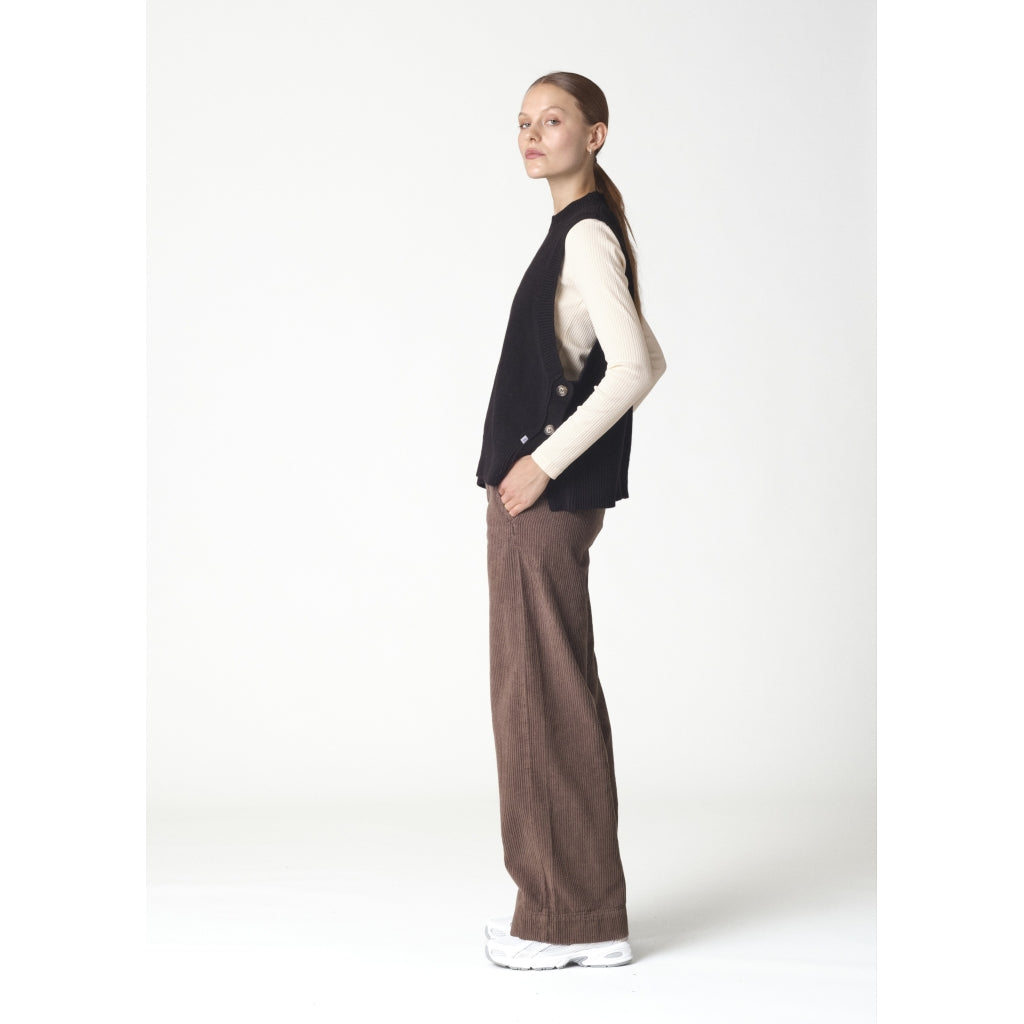 Nala knit vest