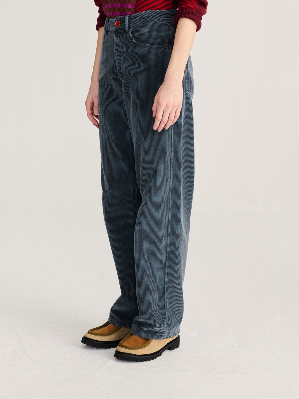 Corduroy barrel trousers