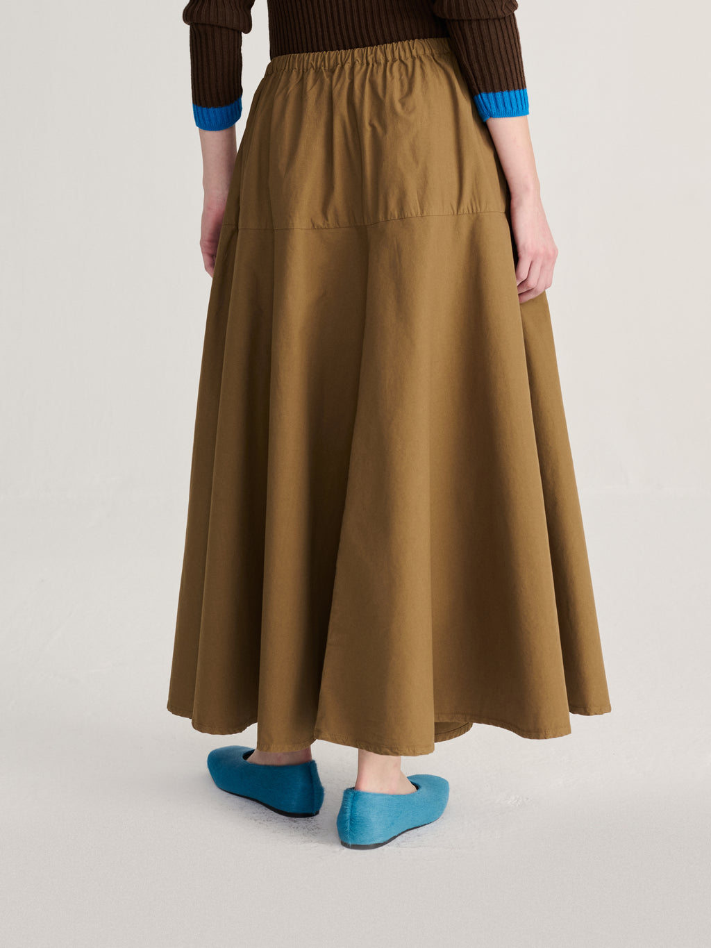 Paper touch evasé skirt