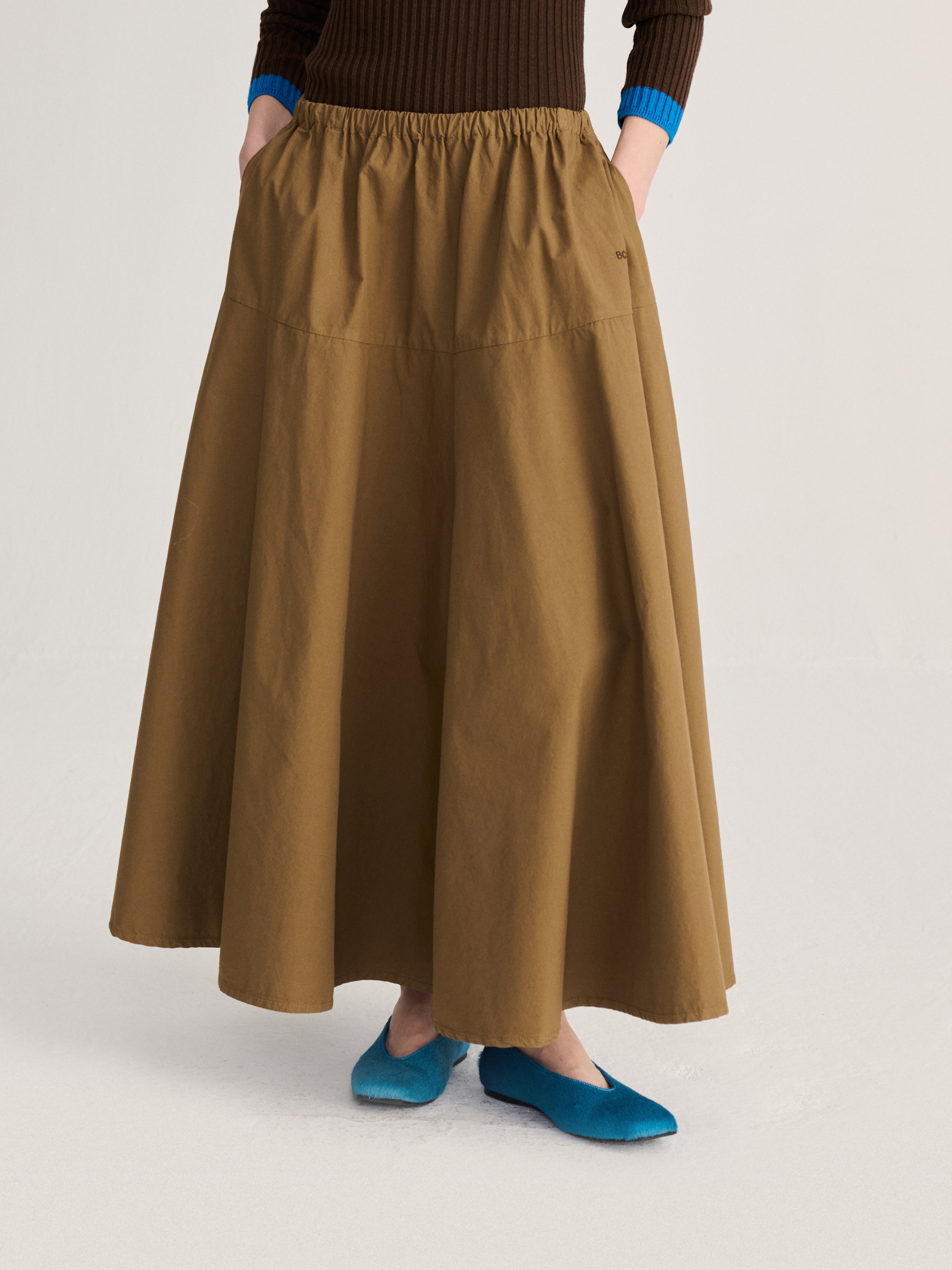 Paper touch evasé skirt