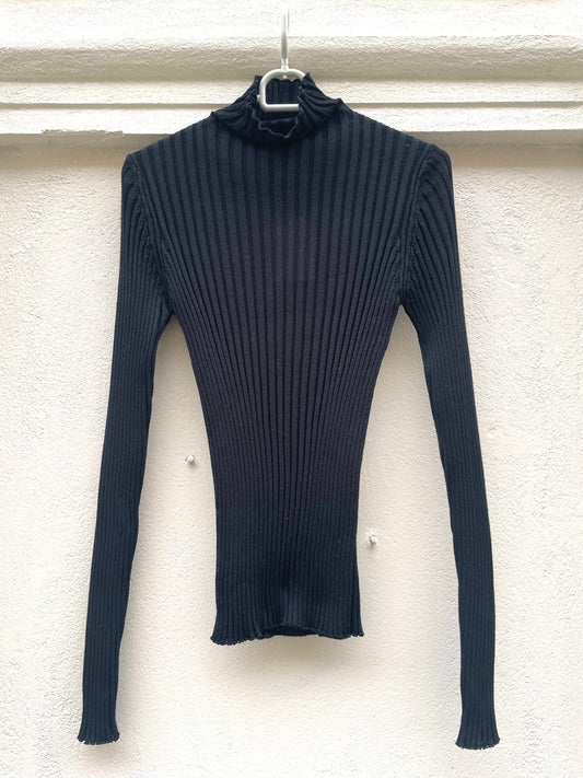 Arvi - ribbed fine wool mock neck top