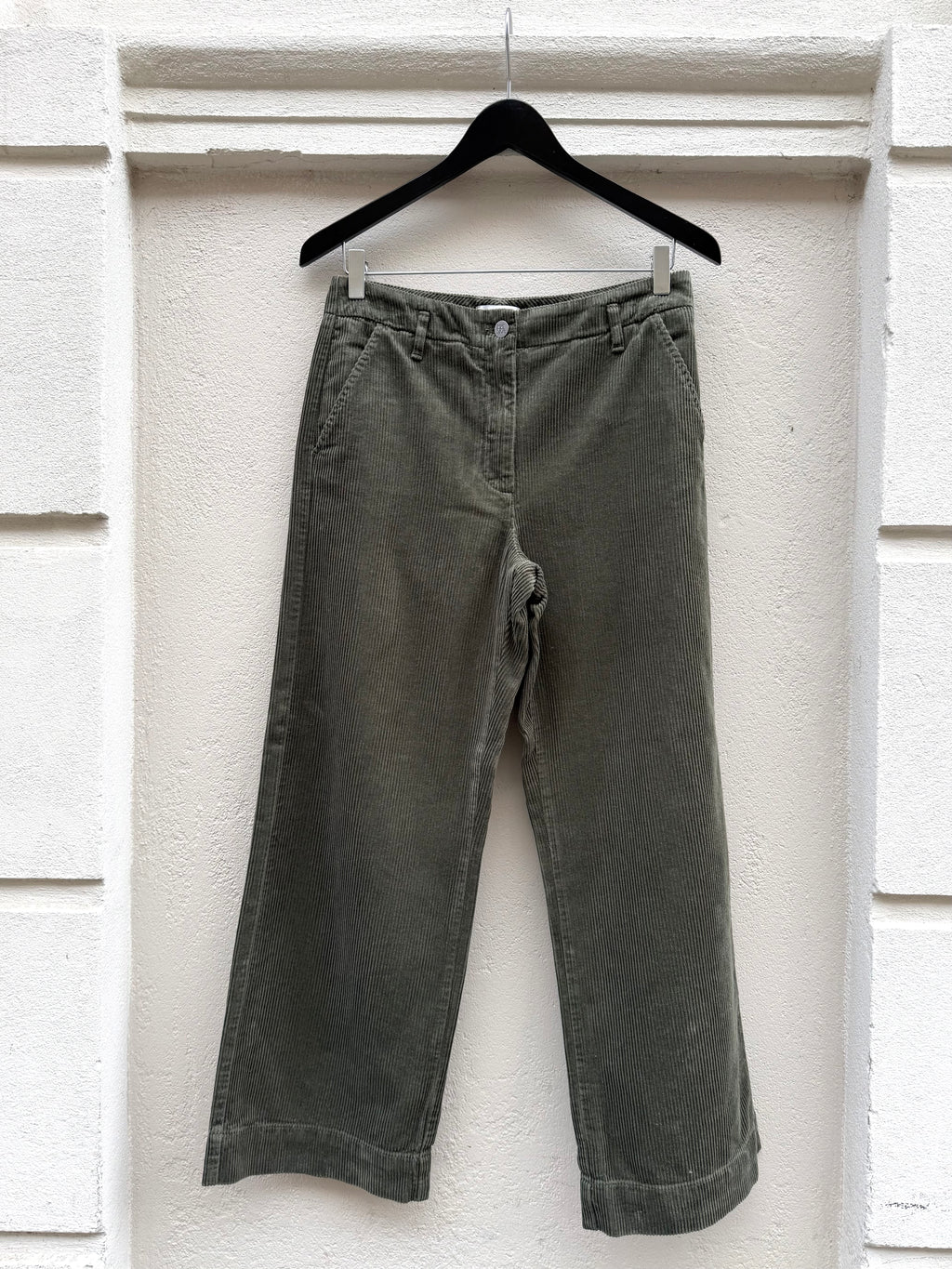 Lail - organic cotton corduroy trouser