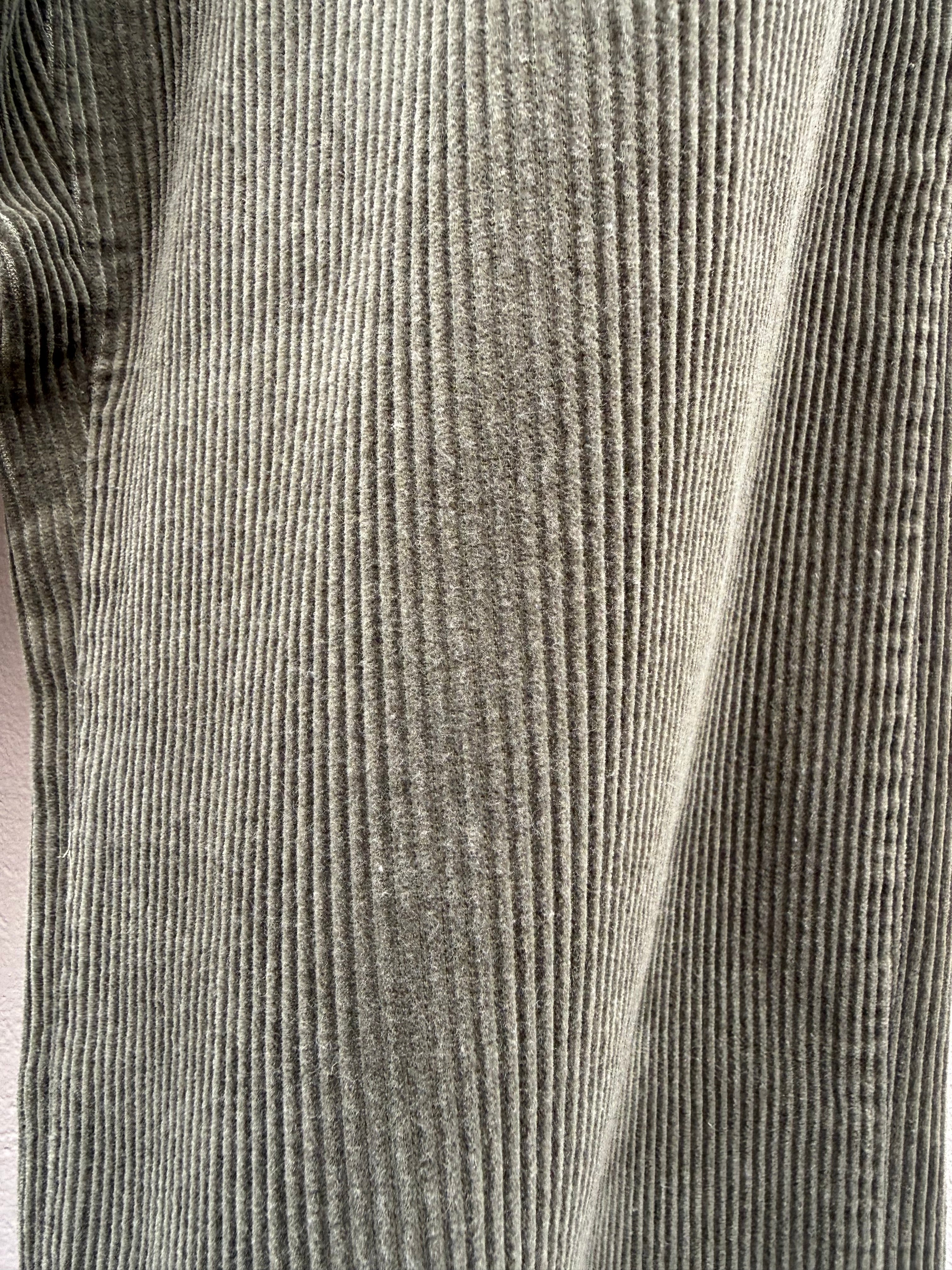 Lail - organic cotton corduroy trouser