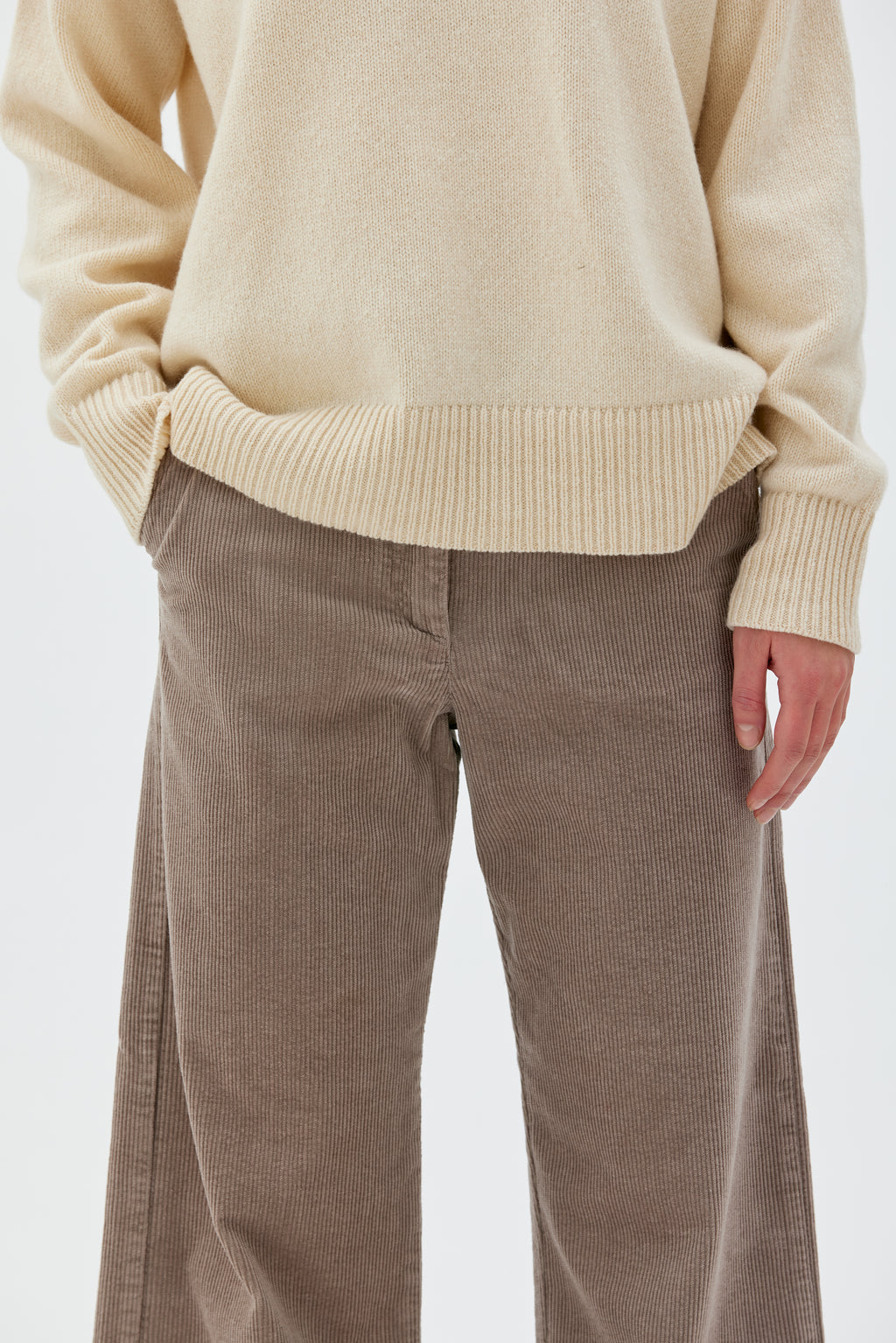 Lail - organic cotton corduroy trouser