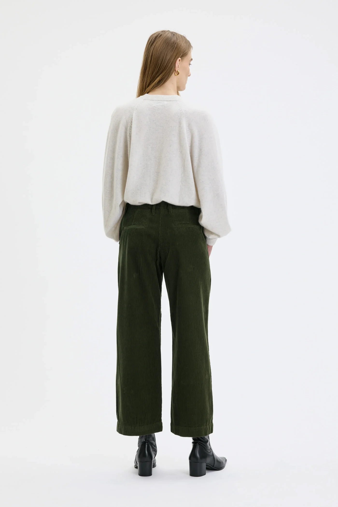 Lail - organic cotton corduroy trouser