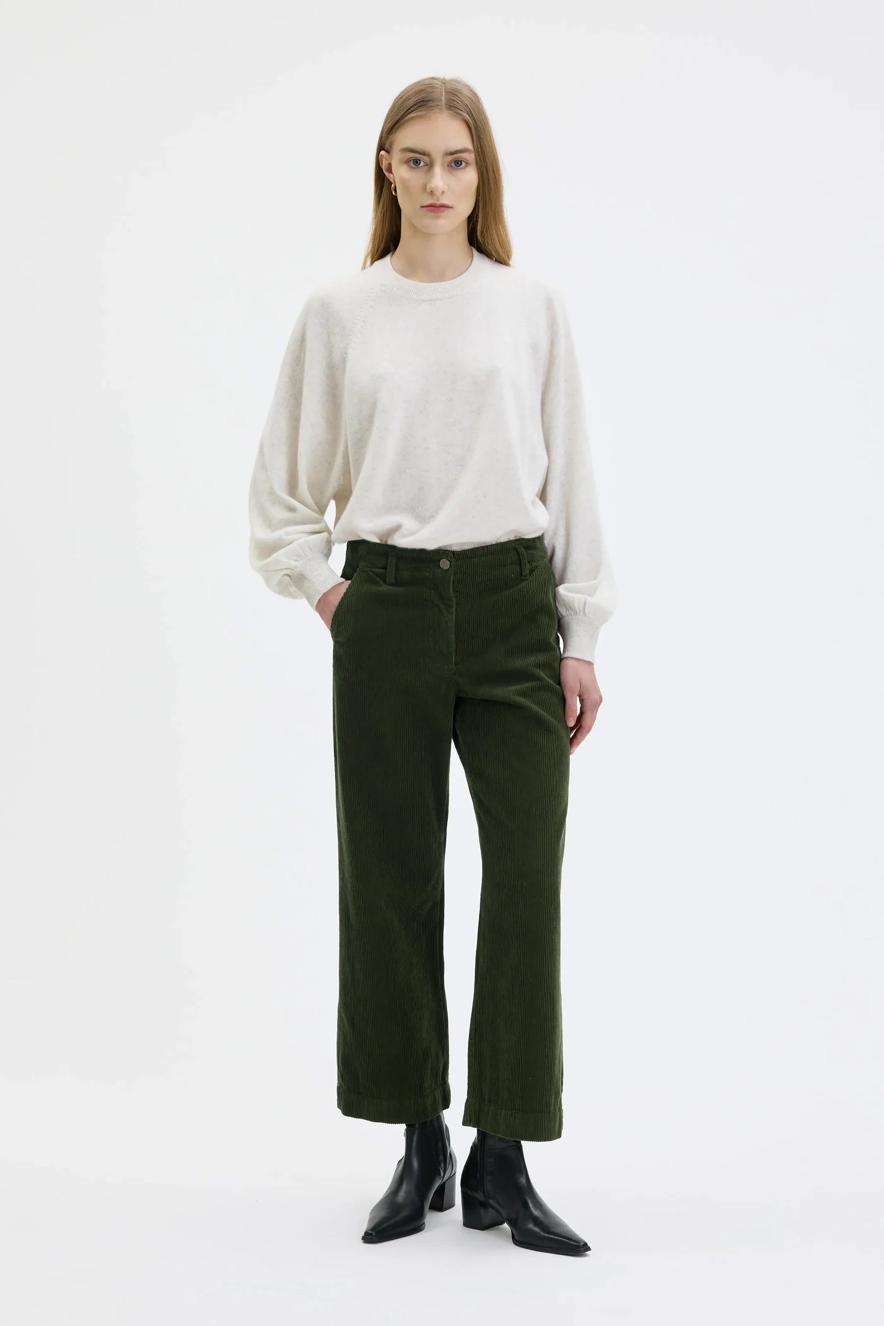 Lail - organic cotton corduroy trouser