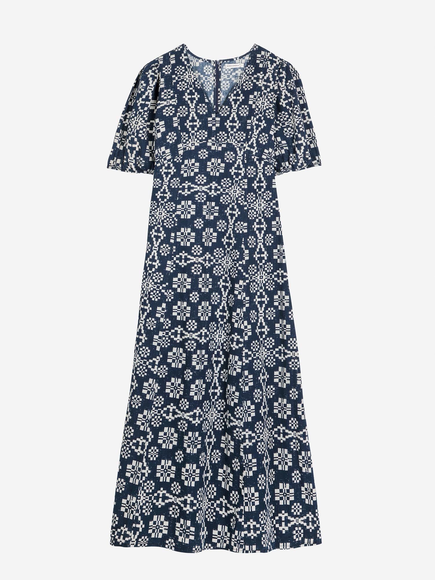 Kaleidoscope pattern evase v-neck dress