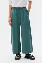 Indlæs billede til gallerivisning Thea flowy tencel pant - Lagoon green
