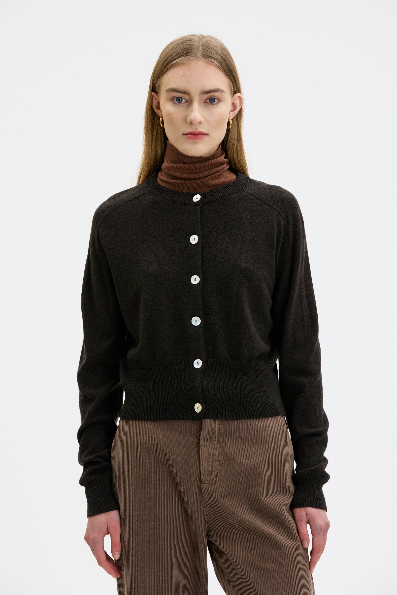 Malou - fine knitted crewneck cardigan