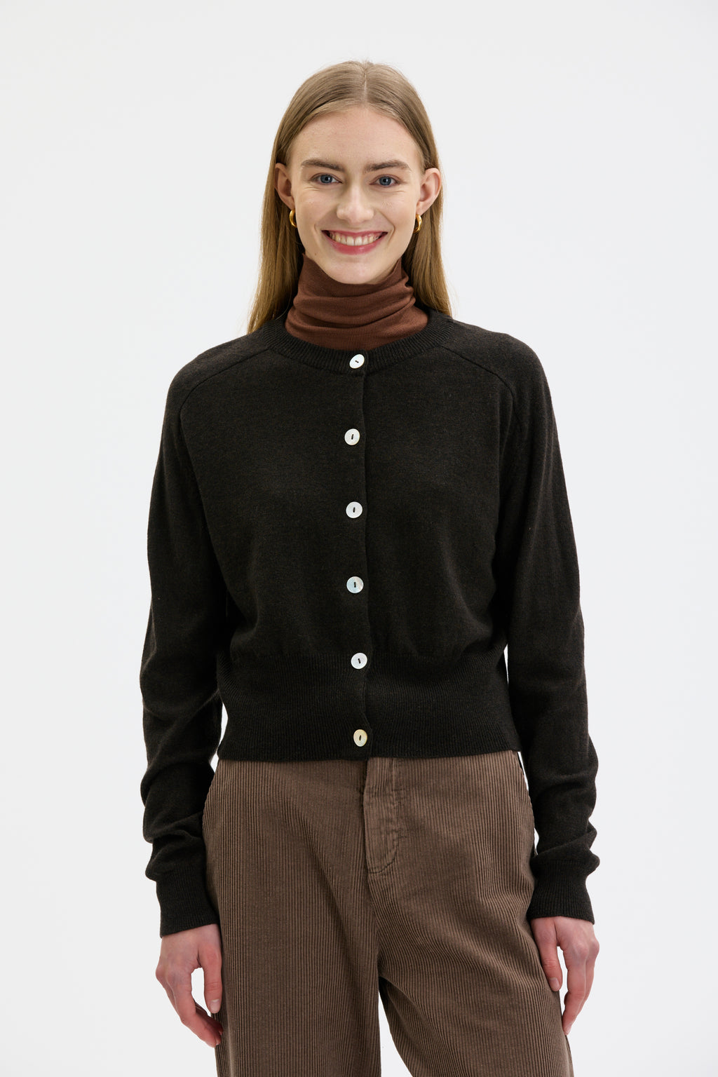 Malou - fine knitted crewneck cardigan