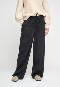 Slow pants stripe