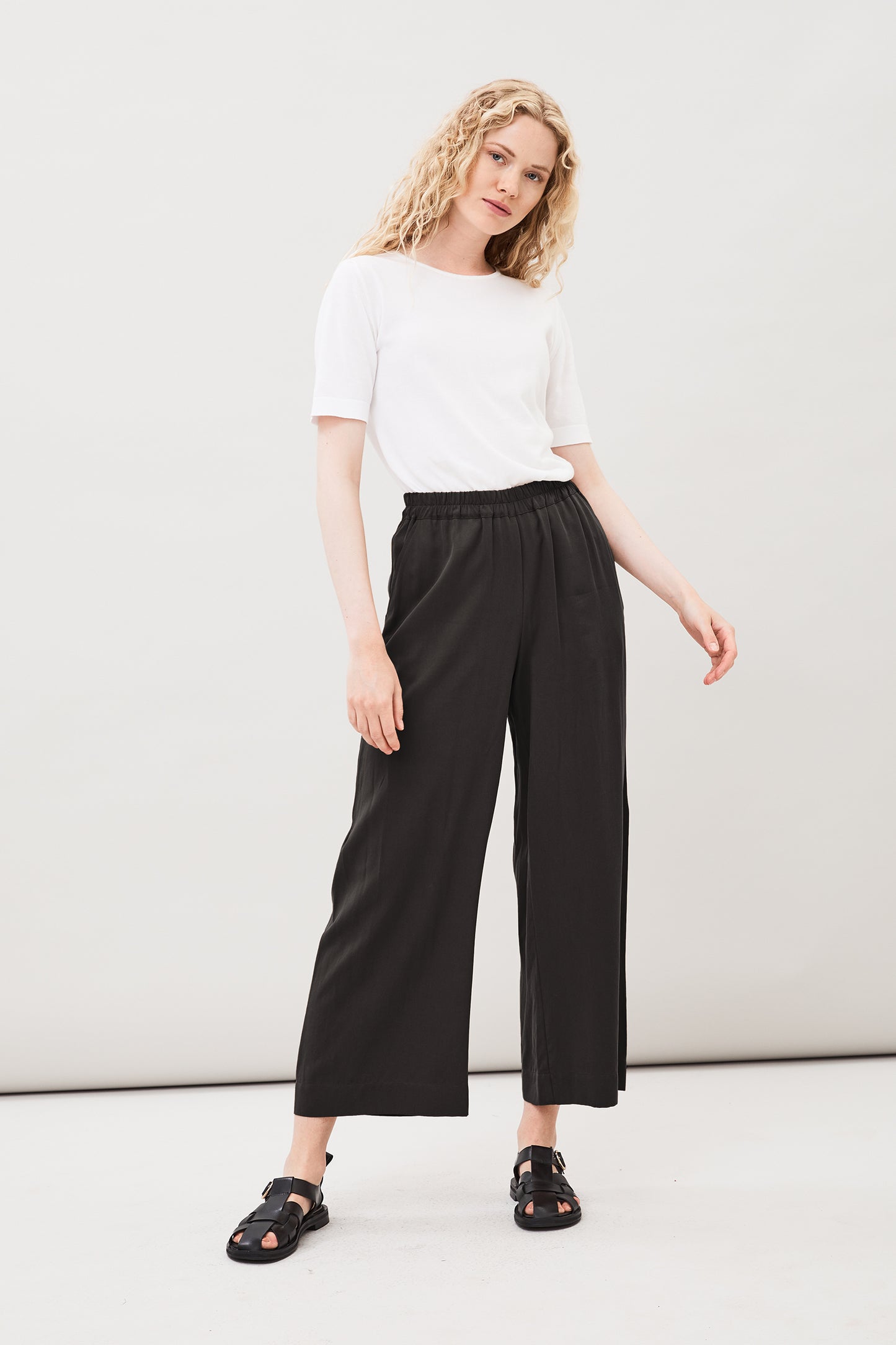 Thea flowy tencel pant black